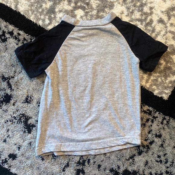 Batman Toddler Graffic Tee Size 18M - Picture 3 of 4